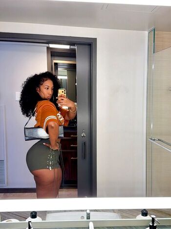 🔥 Aishaaamarie leaked private photo uncensored full