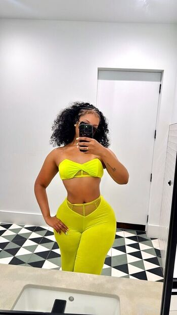🔥 Aishaaamarie leaked private photo uncensored full