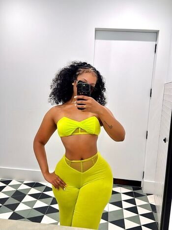 🔥 Aishaaamarie leaked private photo uncensored full