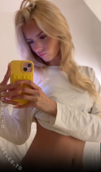 🔥 Anialivo leaked private photo uncensored full