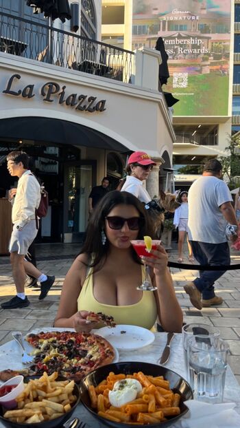 🔥 Ayushaaaa page leaked private photo uncensored full