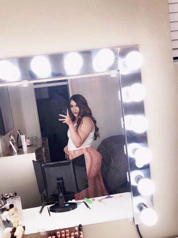 🔥 Curvy goddesses page leaked private photo uncensored full