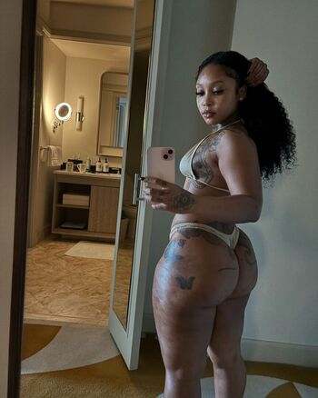 🔥 Curvy goddesses page leaked private photo uncensored full