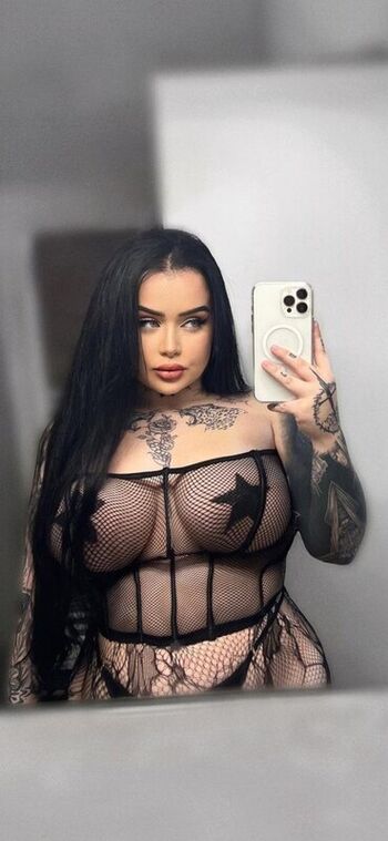 🔥 Curvy goddesses page leaked private photo uncensored full