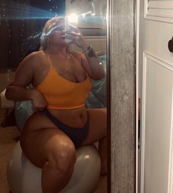 🔥 Curvy goddesses leaked private photo uncensored full