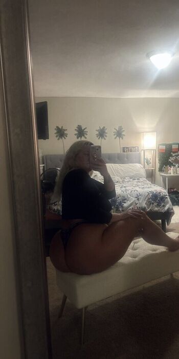 🔥 Curvy goddesses leaked private photo uncensored full