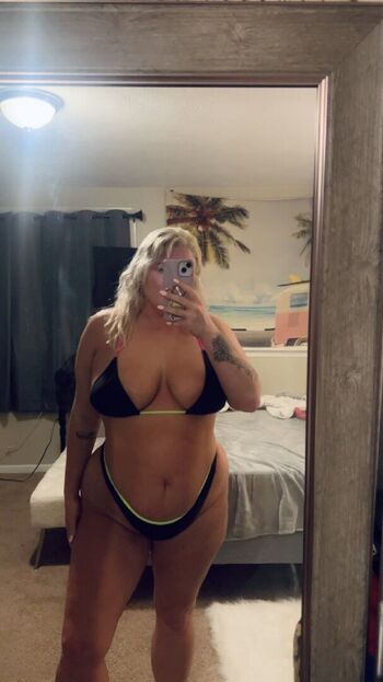 🔥 Curvy goddesses leaked private photo uncensored full