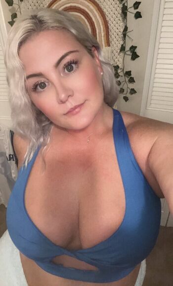 🔥 Curvy goddesses leaked private photo uncensored full