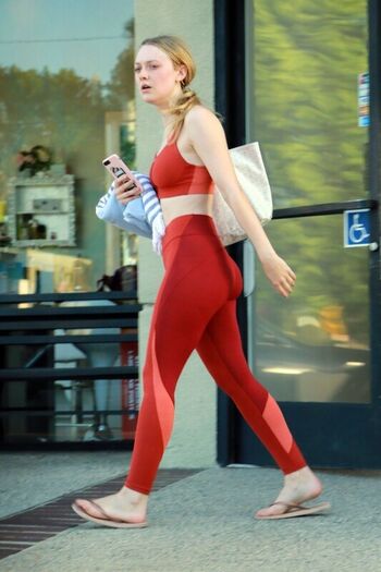 🔥 Dakota fanning page leaked private photo uncensored full