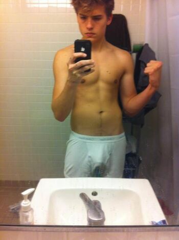 🔥 Dylan sprouse leaked private photo uncensored full
