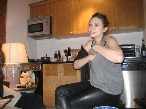 🔥 Elizabeth olsen  page leaked private photo uncensored full