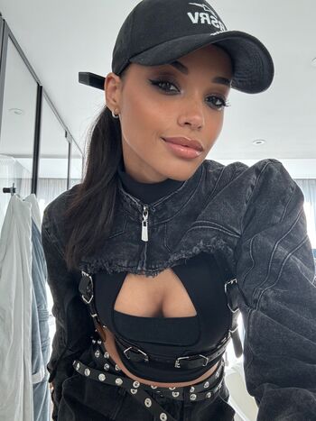 🔥 Ella balinska page leaked private photo uncensored full