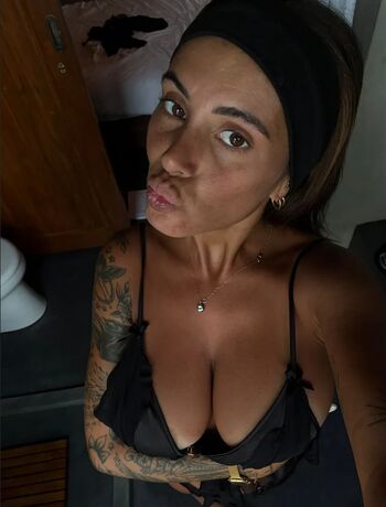 🔥 Emiiby  page leaked private photo uncensored full