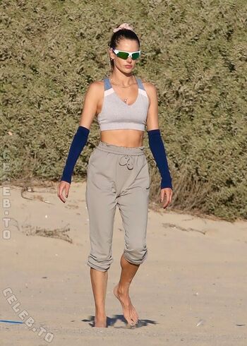 🔥 Emily ratajkowski leaked private photo uncensored full