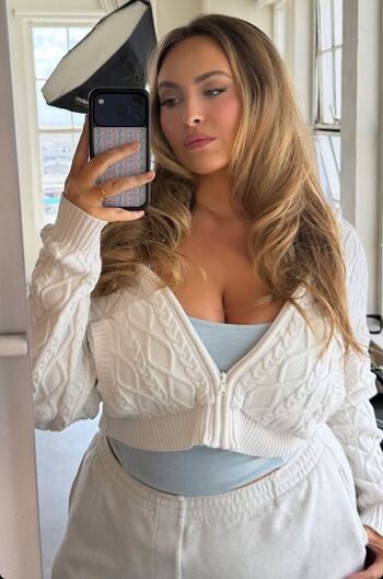 🔥 Erinmhk leaked private photo uncensored full