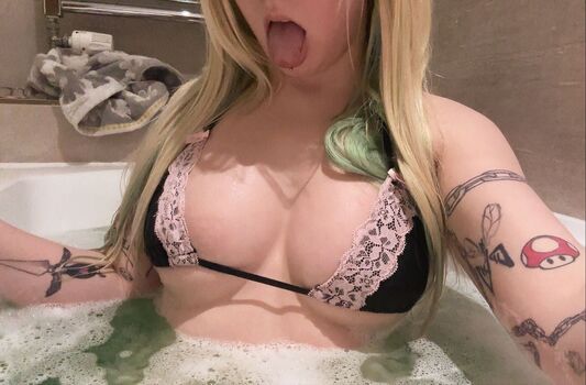 🔥 Evaviolet leaked private photo uncensored full
