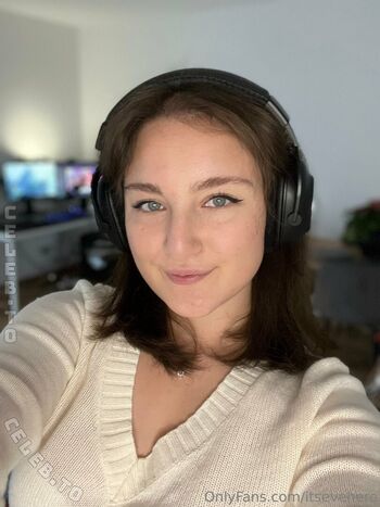 🔥 Evelynxka leaked private photo uncensored full