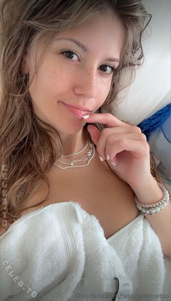 🔥 Felicity smoak leaked private photo uncensored full
