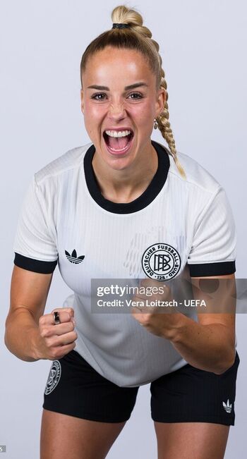 🔥 Female football page leaked private photo uncensored full