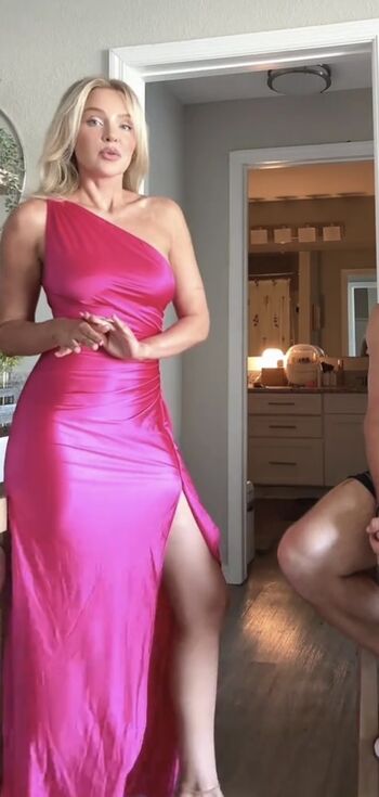 🔥 Hailey malles leaked private photo uncensored full