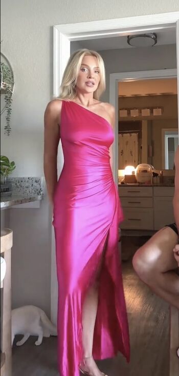 🔥 Hailey malles leaked private photo uncensored full