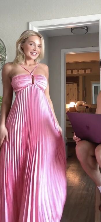 🔥 Hailey malles leaked private photo uncensored full