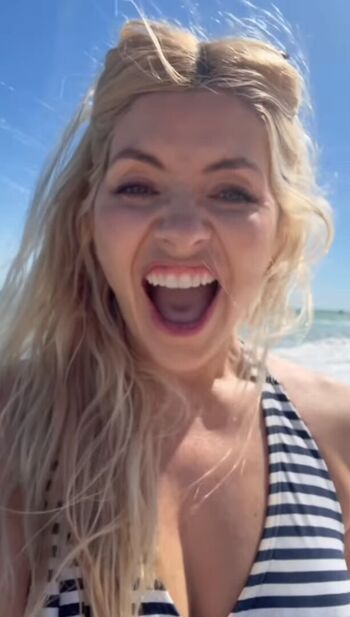 🔥 Holly willoughby leaked private photo uncensored full