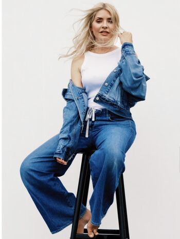 🔥 Holly willoughby leaked private photo uncensored full