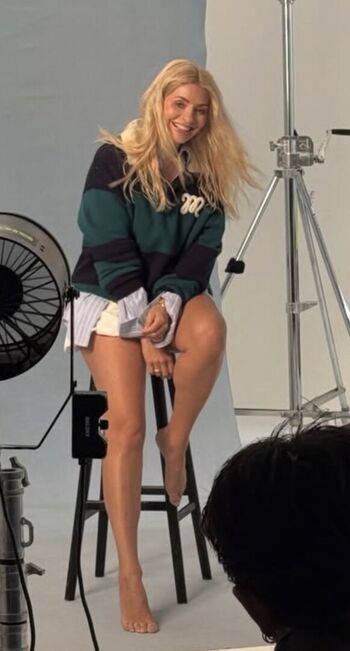 🔥 Holly willoughby leaked private photo uncensored full