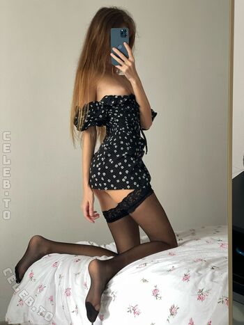 🔥 Honeylittlegirl leaked private photo uncensored full