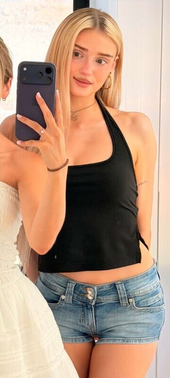 🔥 Honeypuu leaked private photo uncensored full