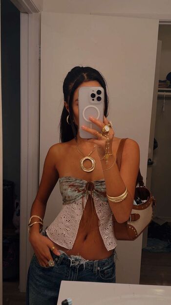 🔥 Itslaaurr  page leaked private photo uncensored full