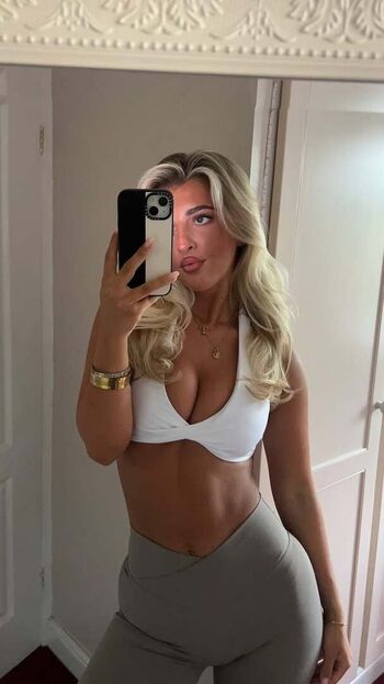 🔥 Izzytaffs page leaked private photo uncensored full
