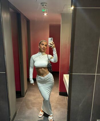 🔥 Izzytaffs page leaked private photo uncensored full