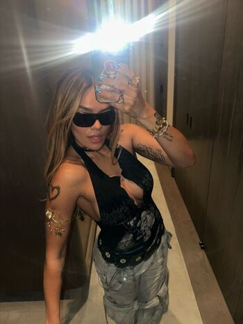 🔥 Karol g page leaked private photo uncensored full