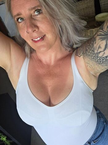 🔥 Knee deep in life leaked private photo uncensored full