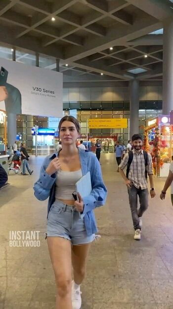 🔥 Kriti sanon page leaked private photo uncensored full