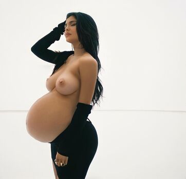 🔥 Kylie jenner  page leaked private photo uncensored full