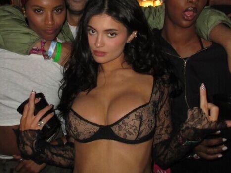 🔥 Kylie jenner  page leaked private photo uncensored full