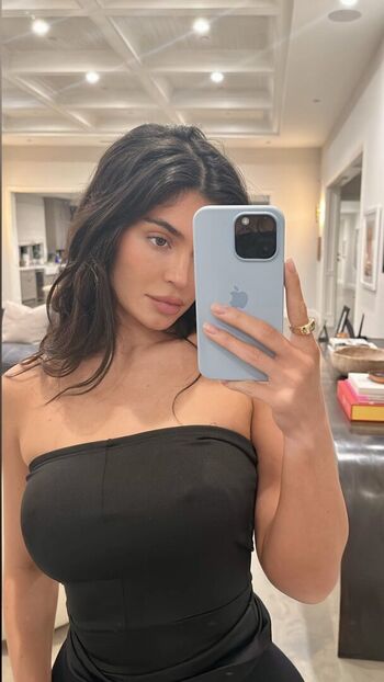 🔥 Kylie jenner leaked private photo uncensored full
