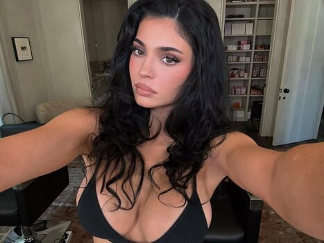 🔥 Kylie jenner  page leaked private photo uncensored full