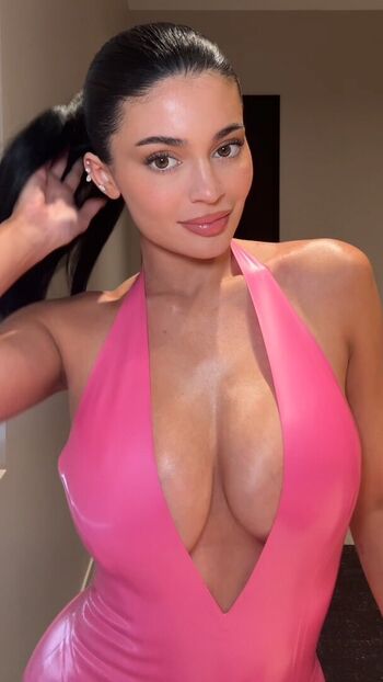 🔥 Kylie jenner  page leaked private photo uncensored full
