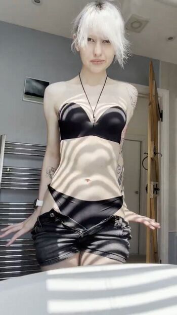 🔥 Little emo kitten page leaked private photo uncensored full