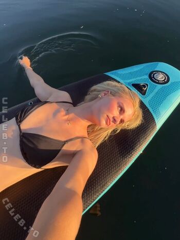 🔥 Livingwithleenaa leaked private photo uncensored full