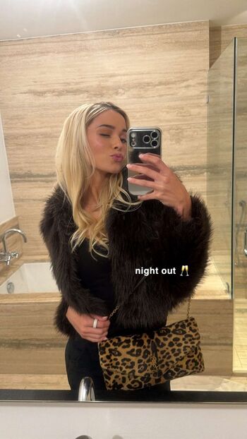 🔥 Livvy dunne  page leaked private photo uncensored full