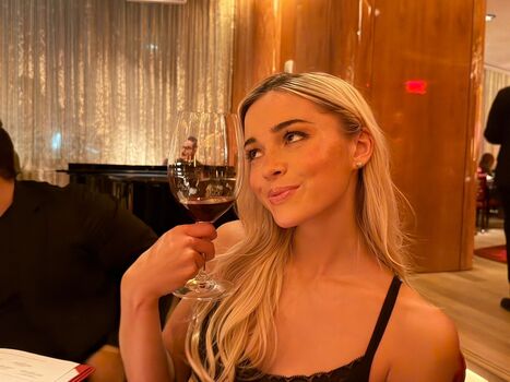 🔥 Livvy dunne  page leaked private photo uncensored full