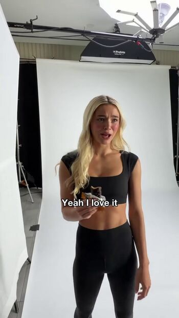 🔥 Livvy dunne  page leaked private photo uncensored full