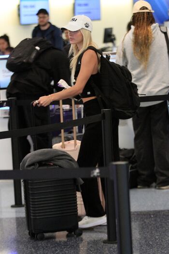 🔥 Livvy dunne  page leaked private photo uncensored full