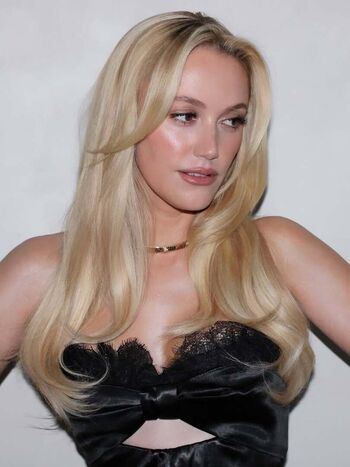 🔥 Maika monroe page leaked private photo uncensored full