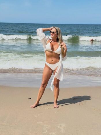 🔥 Mature women page leaked private photo uncensored full